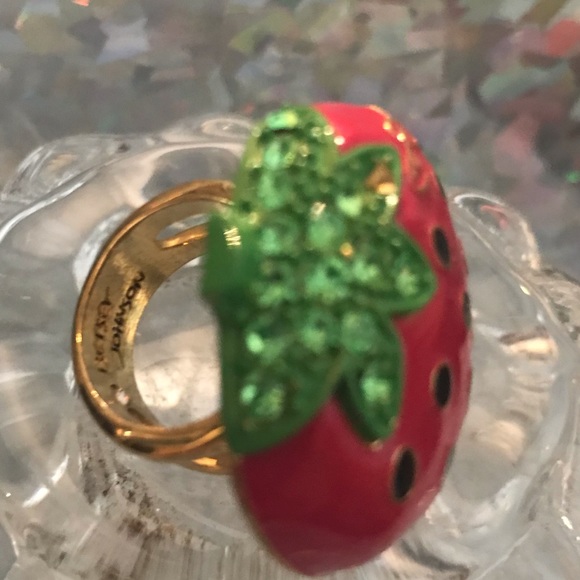 Betsey Johnson strawberry ring tea party pink R8